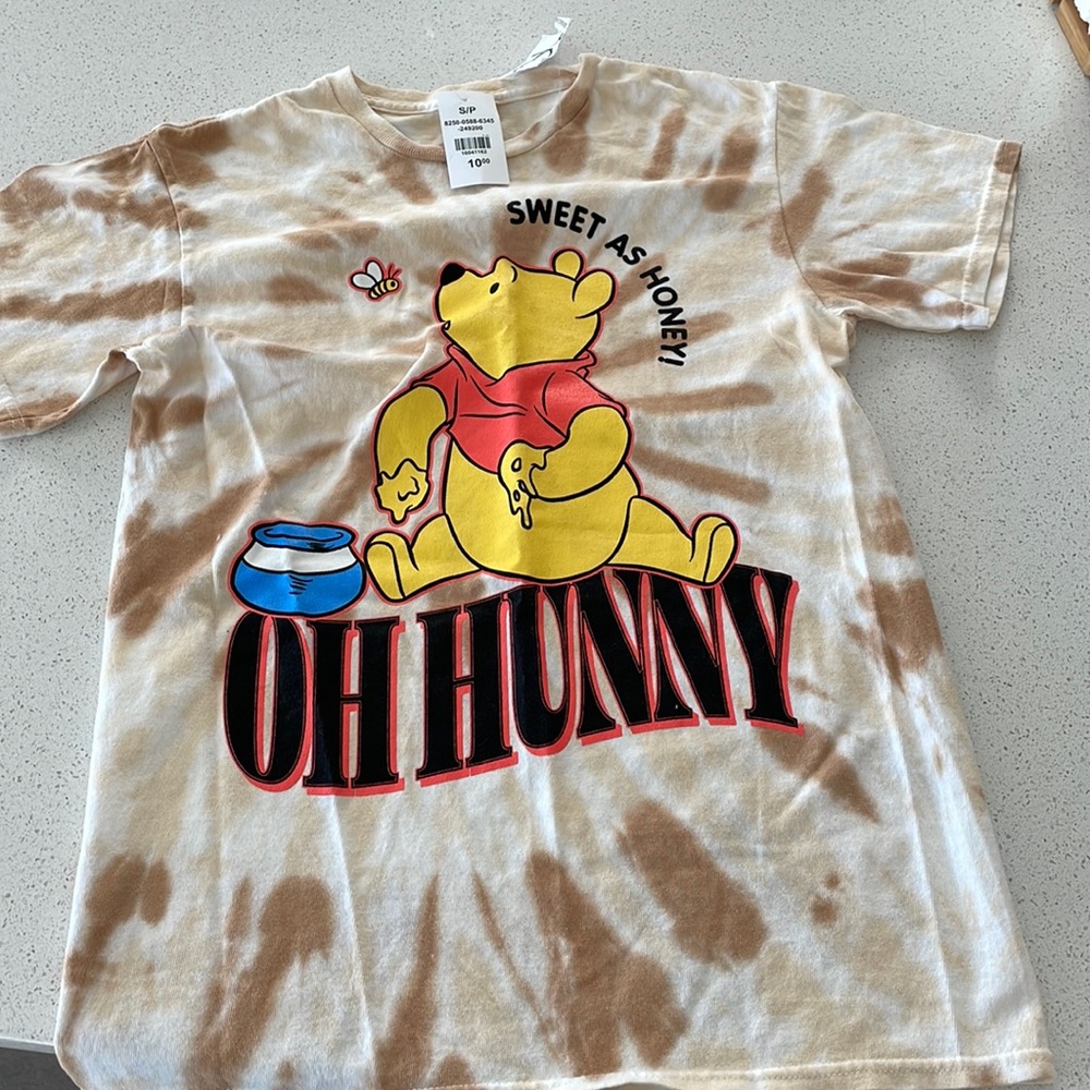 NWT Disney Winnie the Pooh Graphic Tee